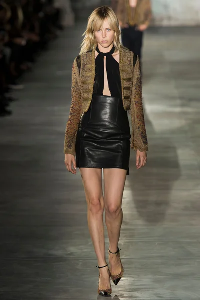 Look 27